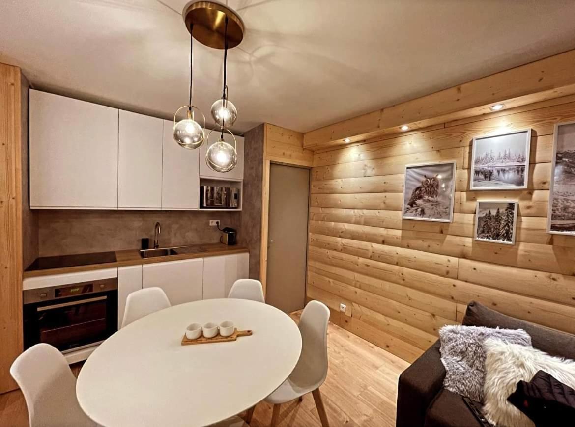 Lechalet N22 Au Pied Des Pistes 圣拉里苏朗 外观 照片